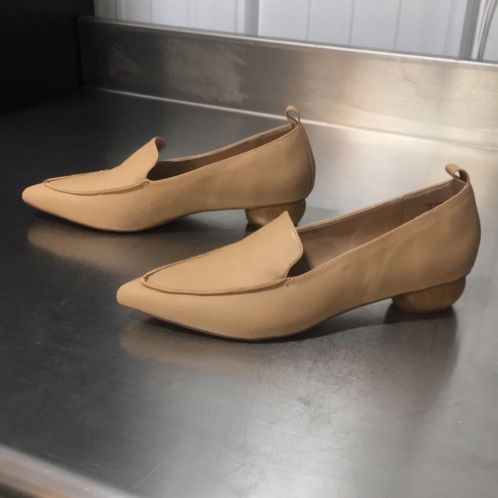 New WB Woman’s Journee Collection Tan Women's Loafers - Picture 3 of 6